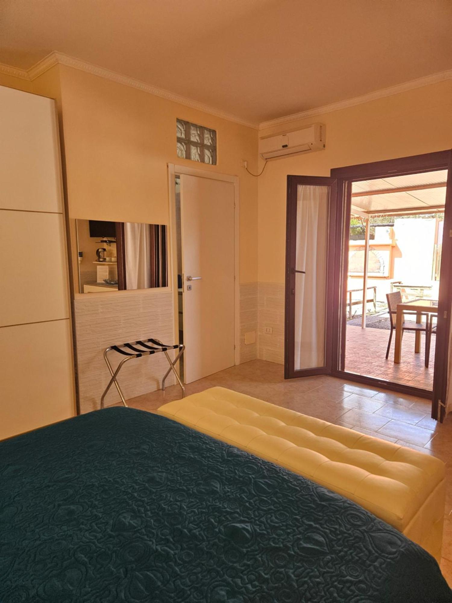 La Rosa Dei Venti B&B Chia Ngoại thất bức ảnh